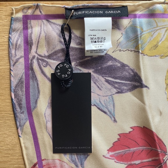 Purificacion Garcia Silk Scarf NWT - Picture 6 of 6